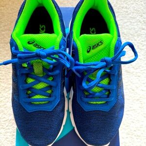 NWT   ASICS Gel Quantum Lyte Kids Blue/Green Shoe Size 3.5
